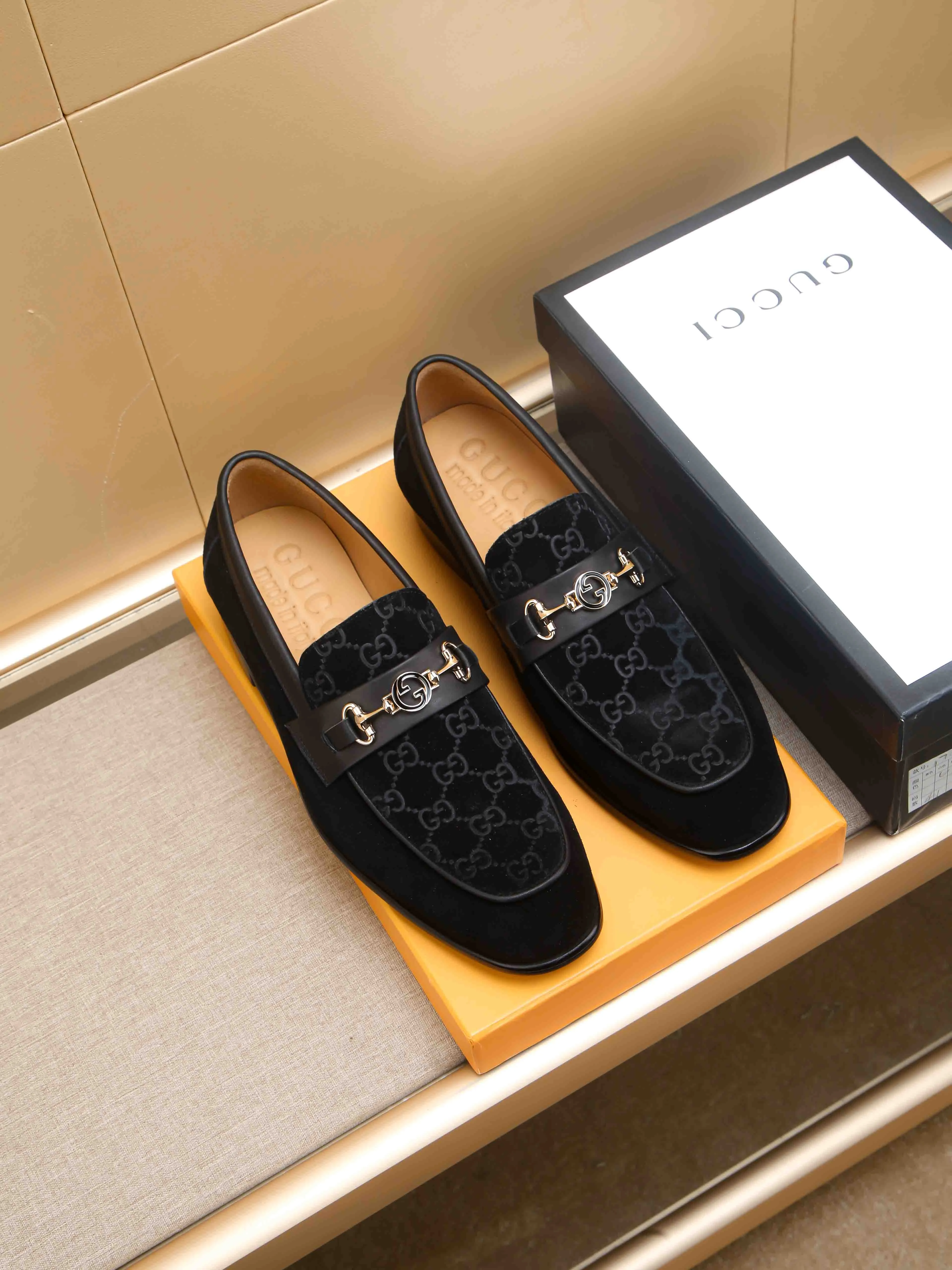 Men's men's shoes 💰460 🆘【GUCCI】Gucci ·🐂里· Hot-selling pea shoes top brand luxury, top quality, the latest fashion pea shoes.. The upper is made of original first-layer cowhide. (Full first-layer water-dyed 🐂 leather·inner). The original stylish and stylish soft rubber wear-resistant and non-slip outsole is light and comfortable on the foot, available in 3 colors! Matching code: 39-44 (customized at 39.45.46)
